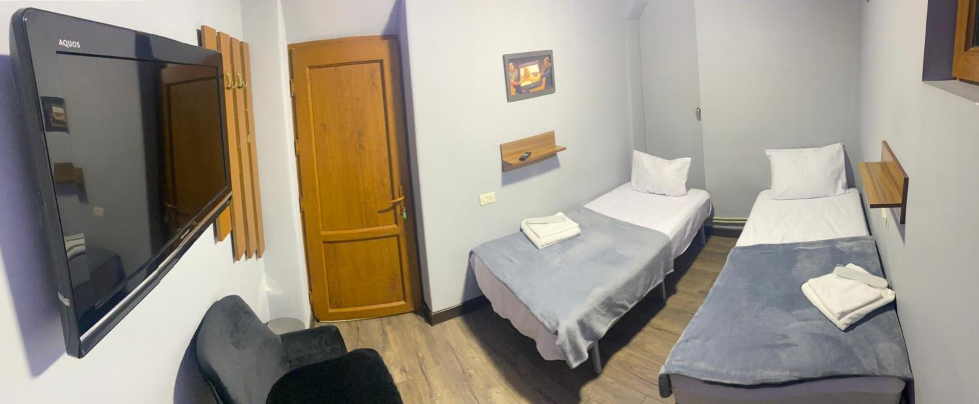 Enigma Hostel Erivan Exterior foto
